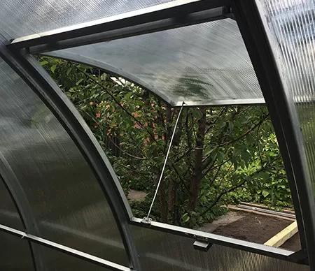 Дополнительная форточка